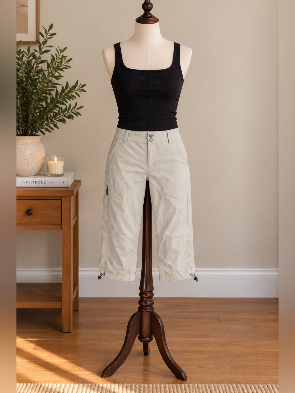 Columbia Omni-Shield Capri Pants 10 Beige Hiking Gorpcore Outdoor Travel